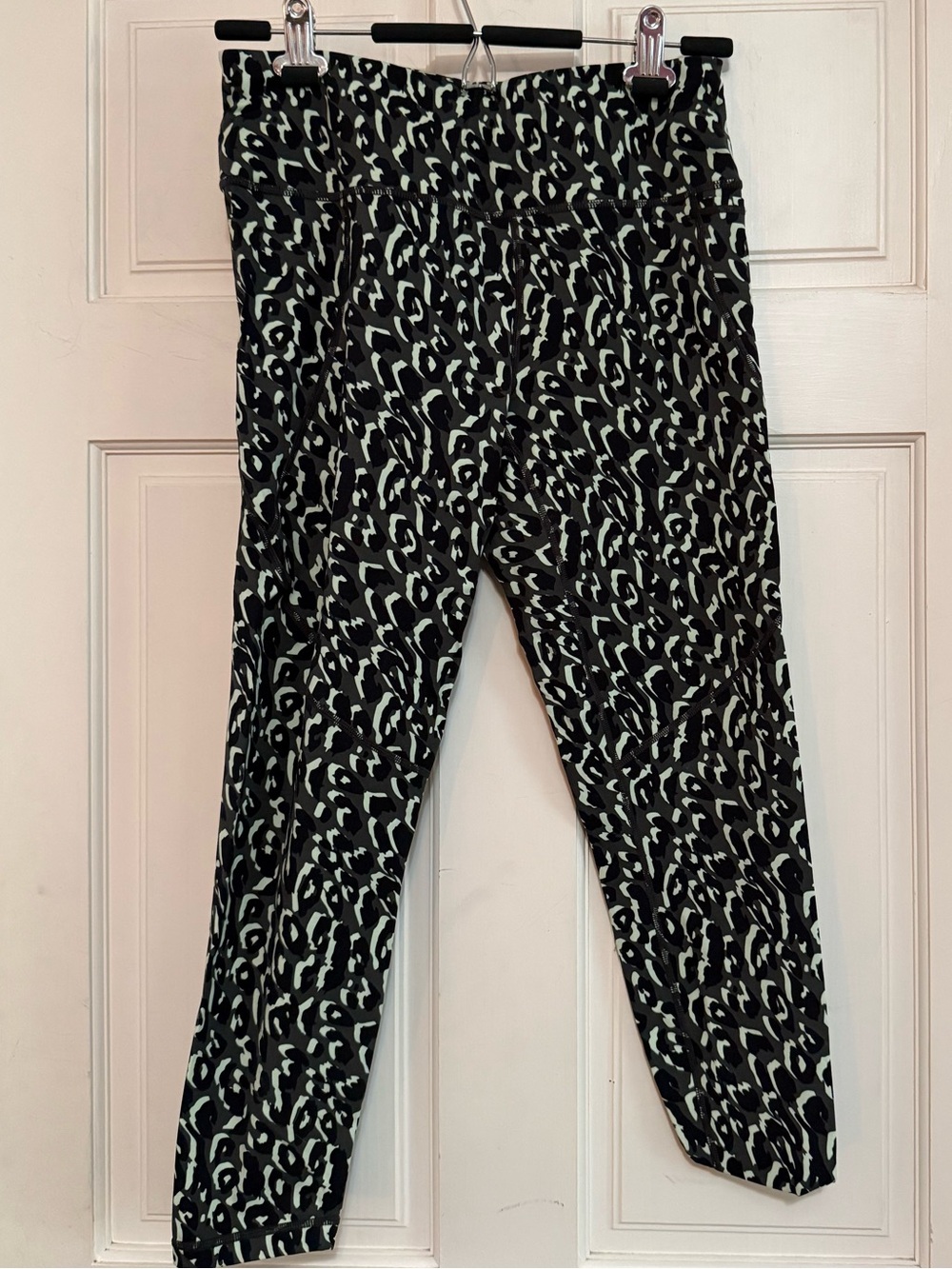 Sweaty Betty Black and Lime Green Animal Print 7/8 Power Leggings